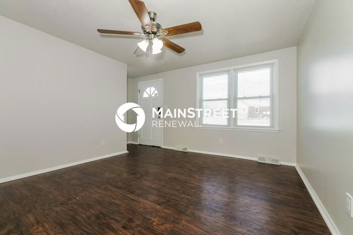 11515 N Charlotte St - Photo 4 of 18