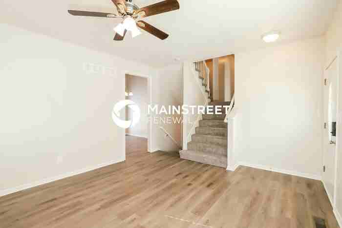 1028 Bob White Ln - Photo 2 of 21