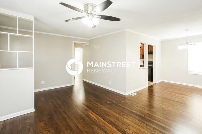 7306 Reeds Rd - Photo 4 of 17