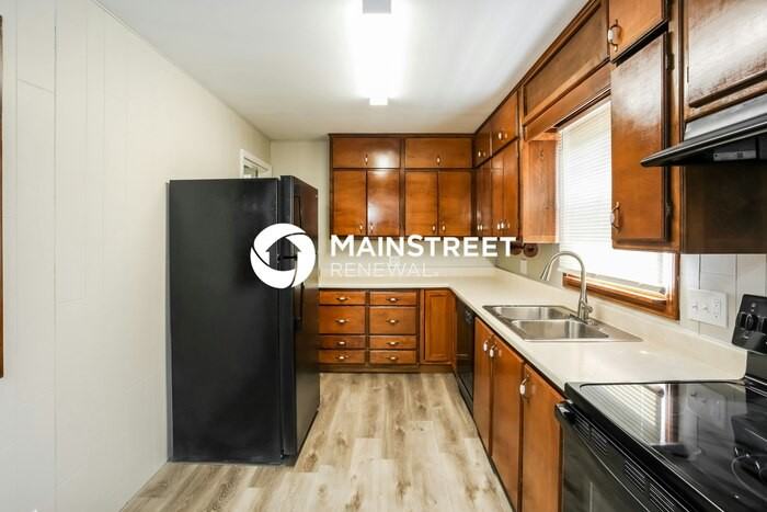 7306 Reeds Rd - Photo 7 of 17