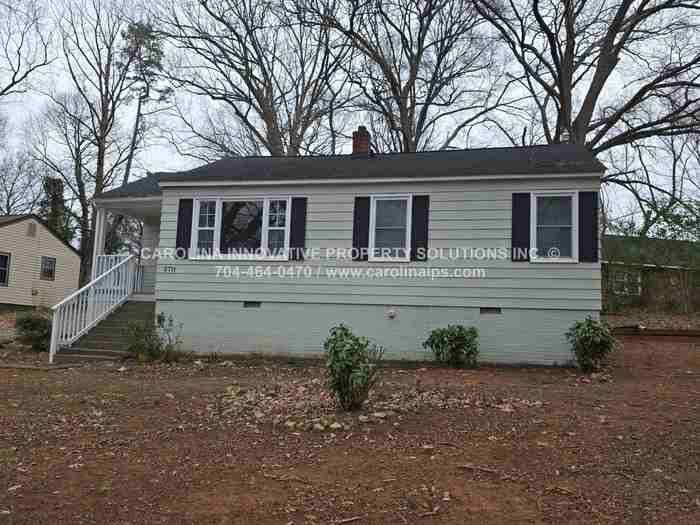 2711 Beech Nut Rd - Photo 2 of 15