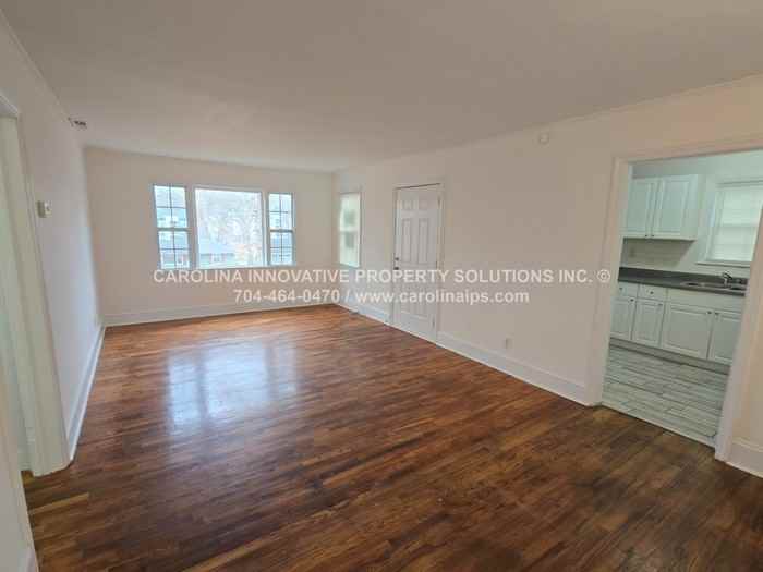 2711 Beech Nut Rd - Photo 3 of 15