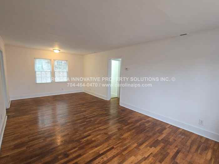 2711 Beech Nut Rd - Photo 4 of 15