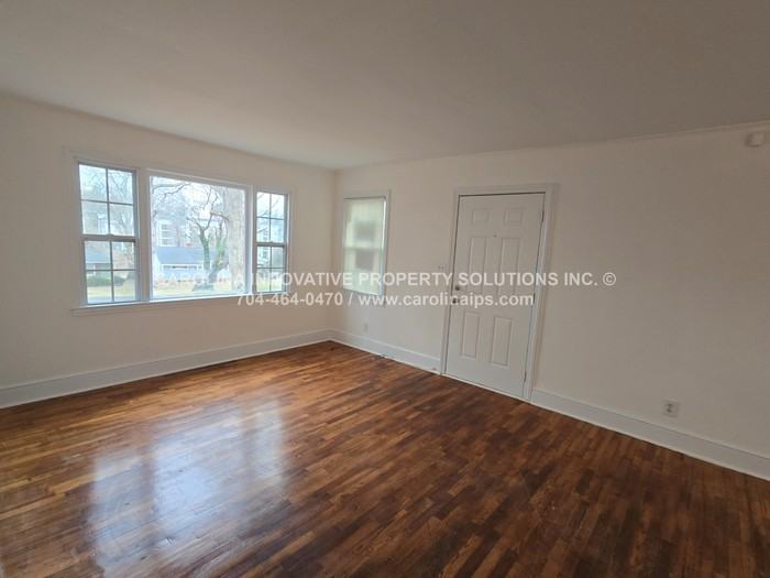 2711 Beech Nut Rd - Photo 6 of 15