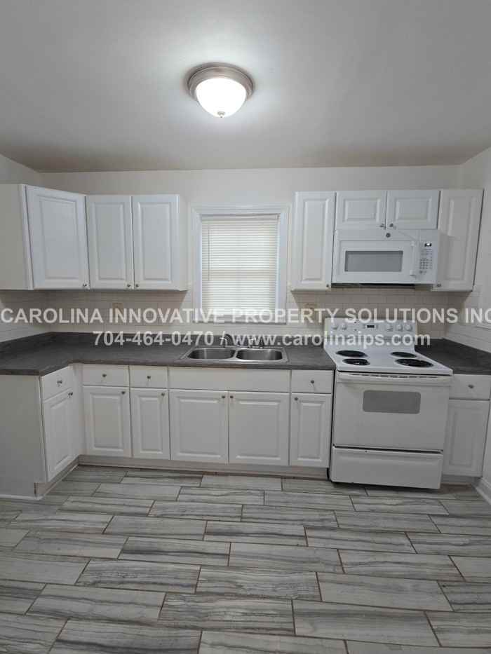 2711 Beech Nut Rd - Photo 7 of 15