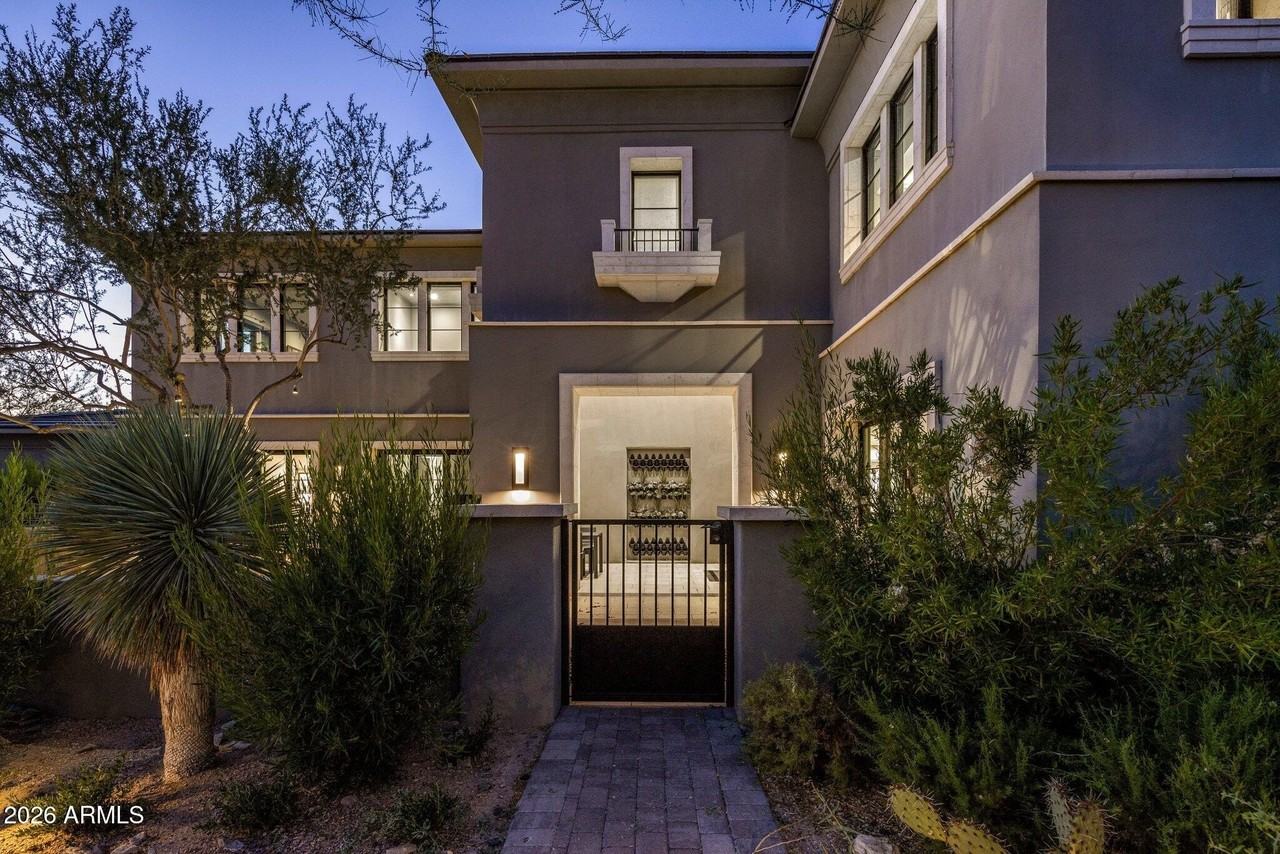 10110 E Siesta Ln - Photo 4 of 50