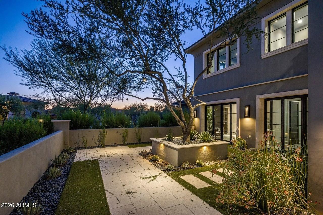 10110 E Siesta Ln - Photo 5 of 50