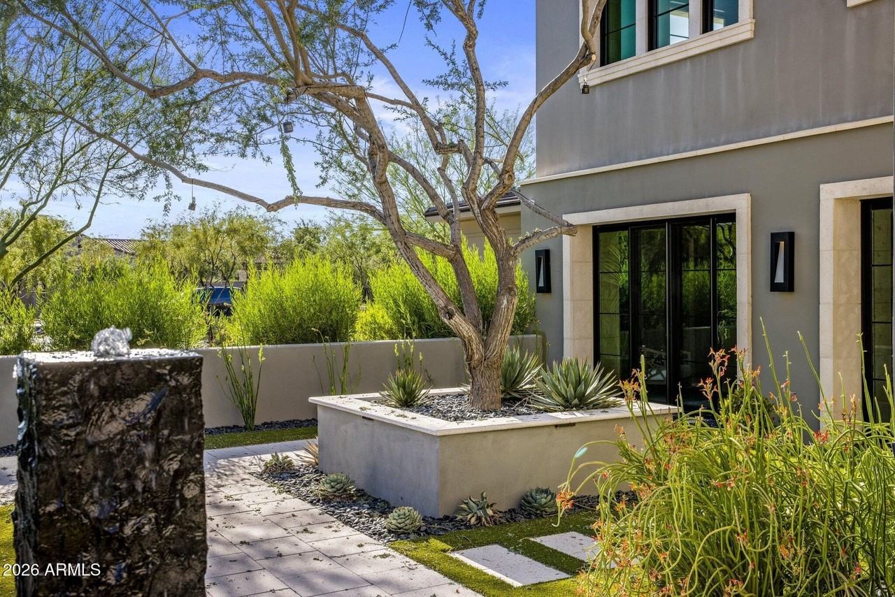 10110 E Siesta Ln - Photo 6 of 50