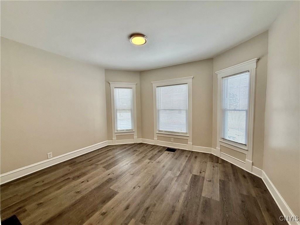 213 W Main St - Photo 7 of 20