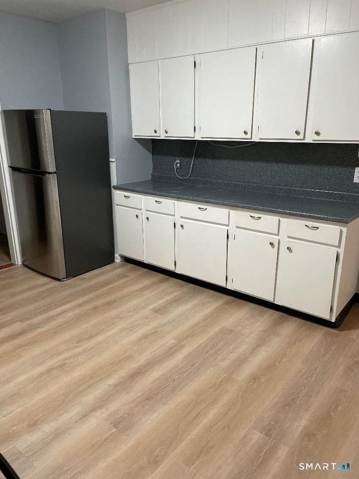 19 Woodland St - Photo 2 of 12