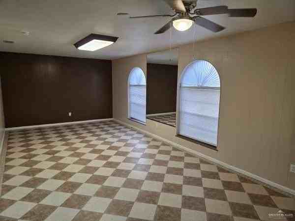 419 E Vine Ave - Photo 5 of 15