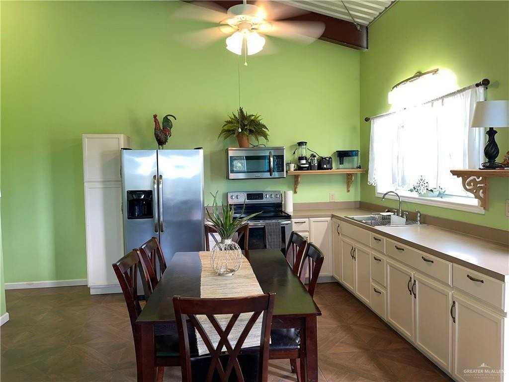 21799 Parker Rd - Photo 2 of 9