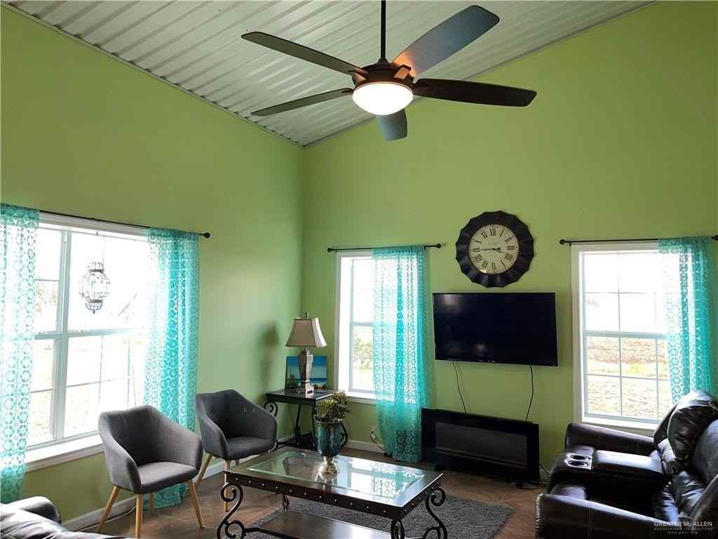 21799 Parker Rd - Photo 3 of 9