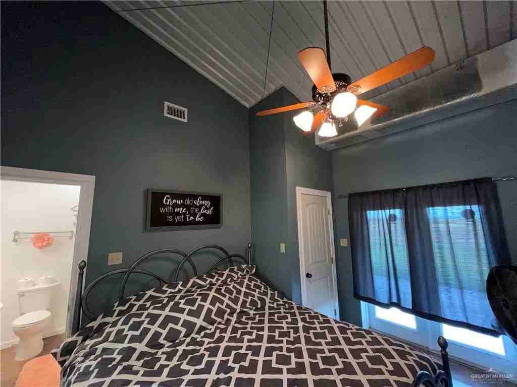 21799 Parker Rd - Photo 6 of 9