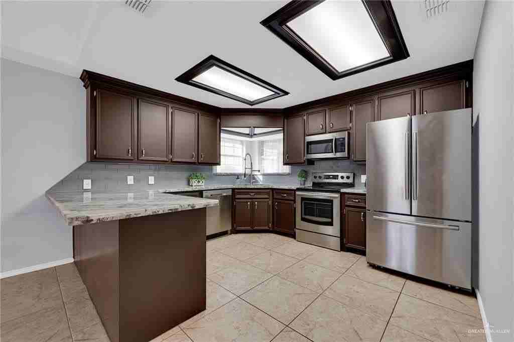 317 N 36th Ln - Photo 3 of 18