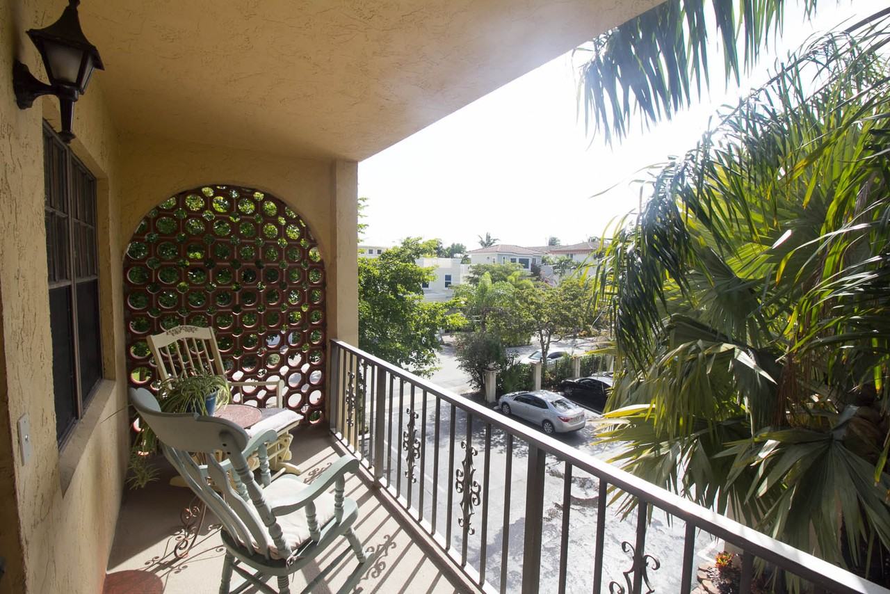 917 Northeast 16th Avenue #16 - Photo 7 of 23