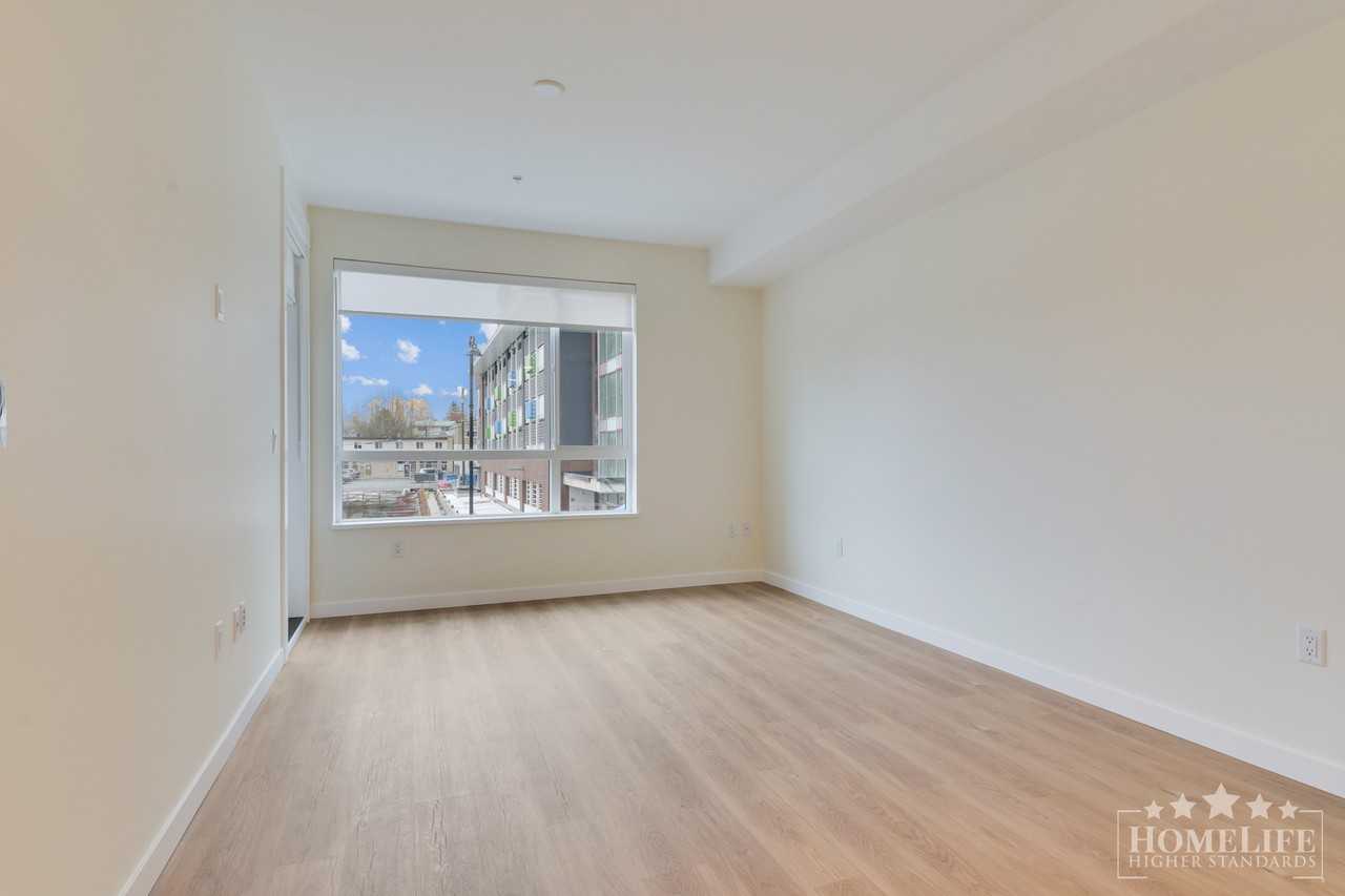 27249 Aldergrove Town Centre Dr - Photo 3 of 14