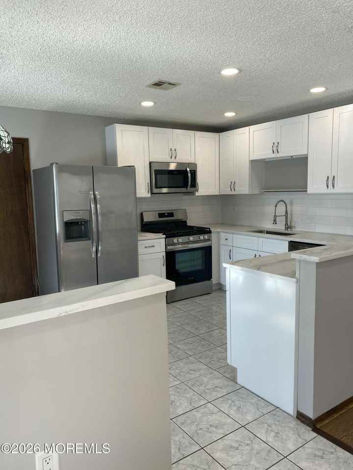 7 Madras Ct - Photo 4 of 18