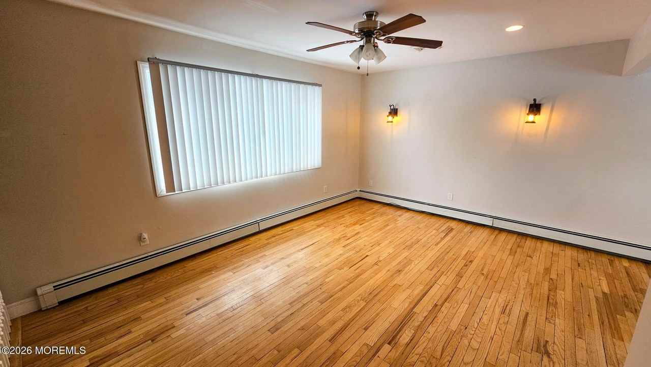 213 8th St - Photo 3 of 23