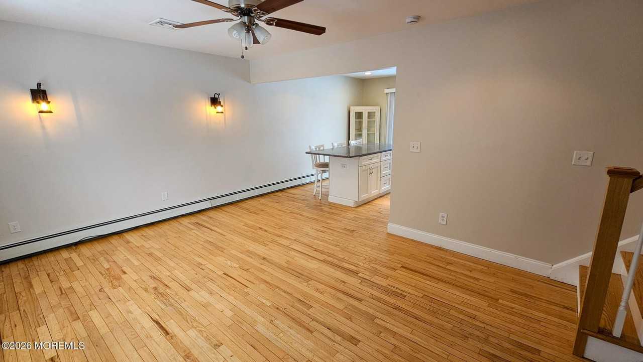 213 8th St - Photo 4 of 23