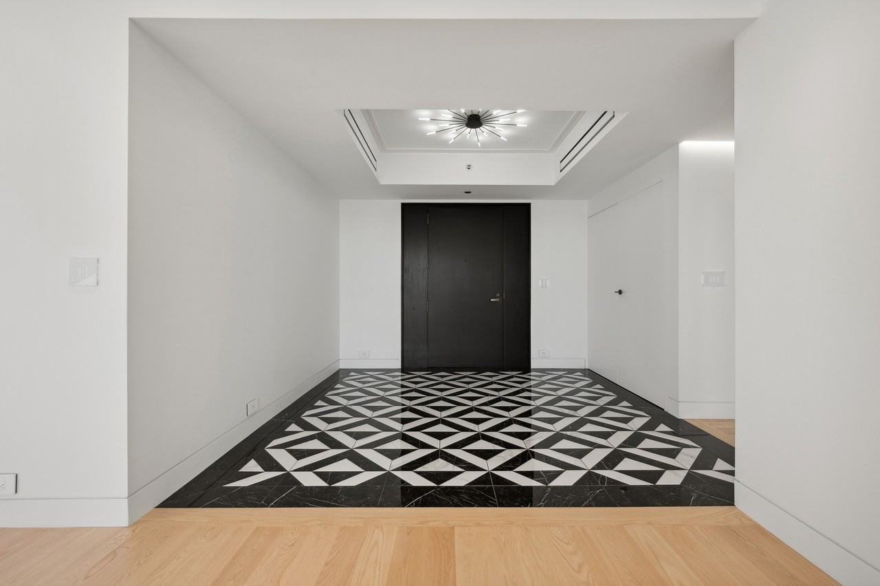 180 E Pearson St Apt 5805 #5805 - Photo 2 of 38