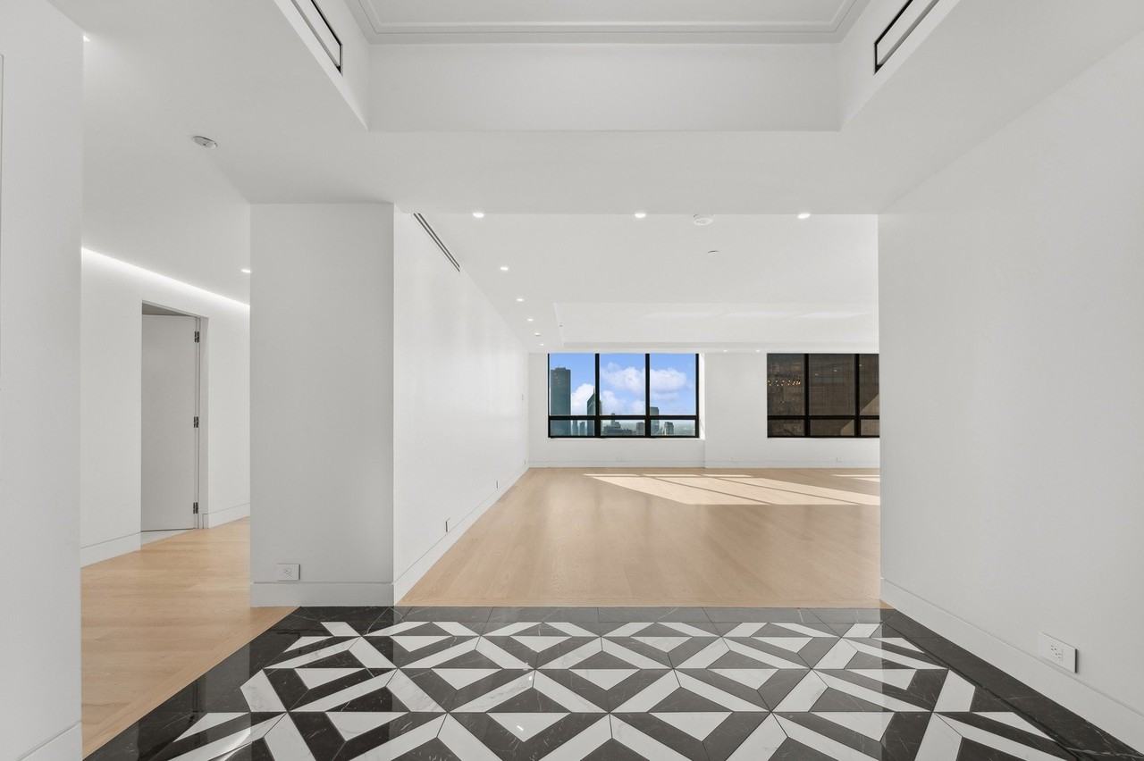 180 E Pearson St Apt 5805 #5805 - Photo 3 of 38