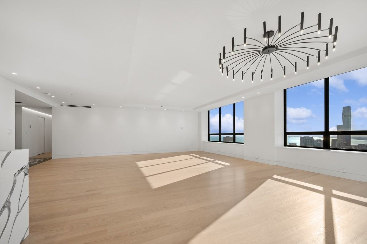 180 E Pearson St Apt 5805 #5805 - Photo 7 of 38