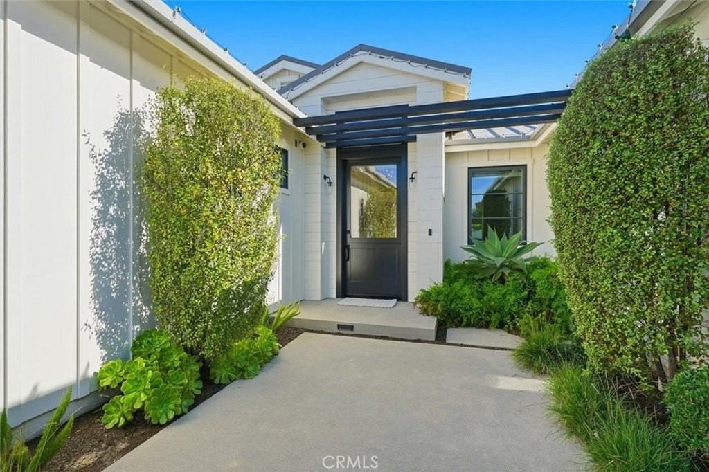 2848 Carob St - Photo 2 of 38