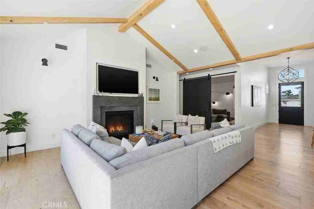 2848 Carob St - Photo 6 of 38