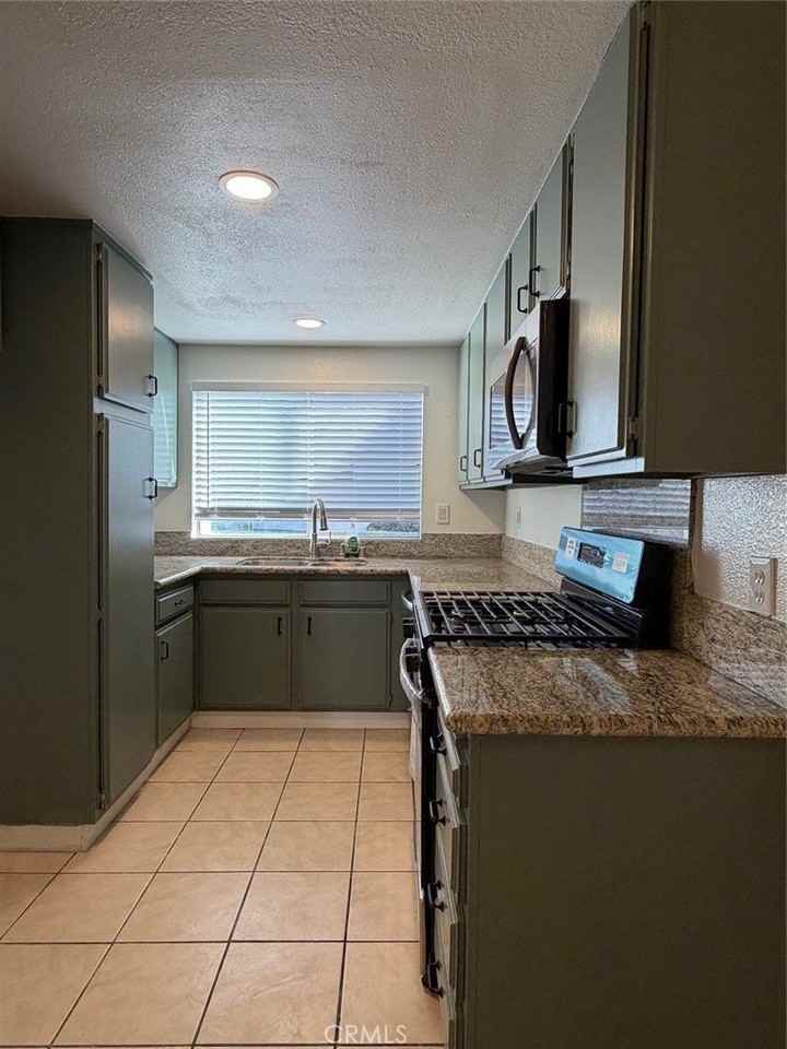 1916 E 5th St - Photo 6 of 20