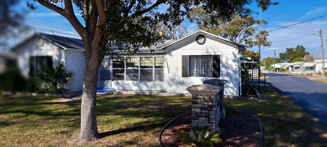 3565 58th Ave N - Photo 4 of 50