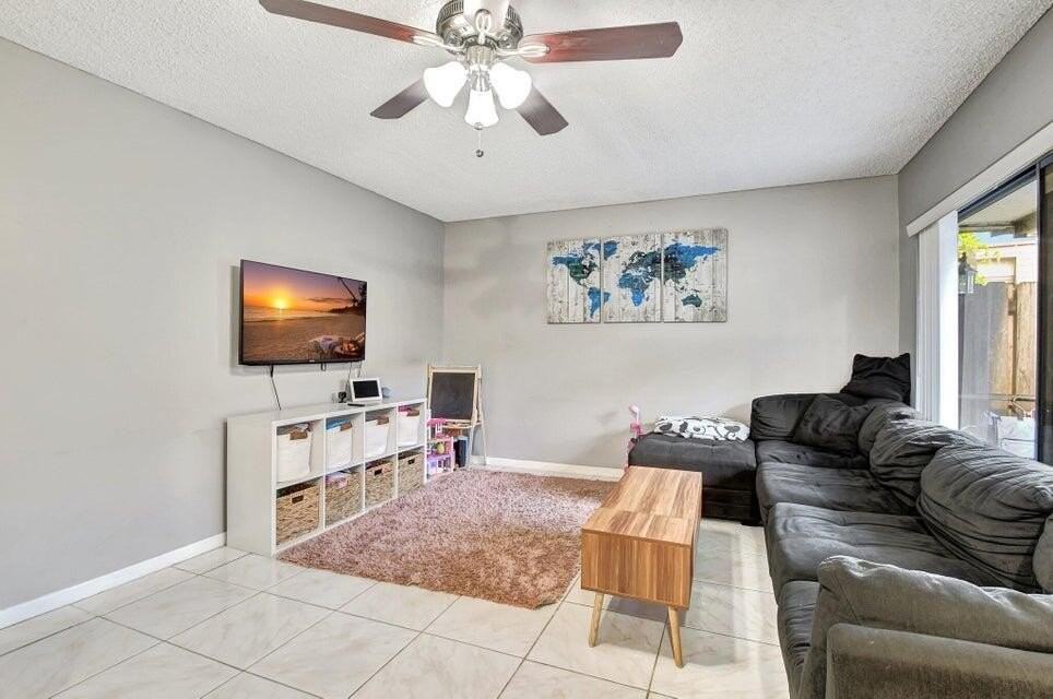 7558 Courtyard Run E - Photo 6 of 23