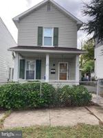 featured image of 215 E Elder St