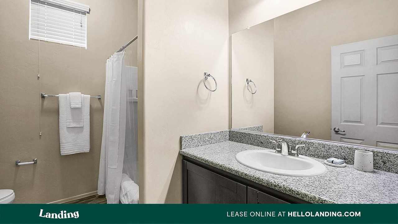 1906 Griffin Rd - Photo 2 of 46