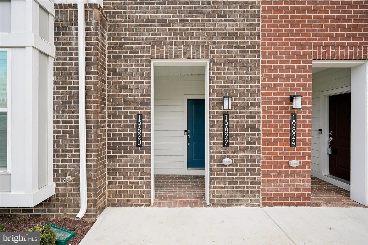 19820 Lavender Dust Sq - Photo 2 of 46