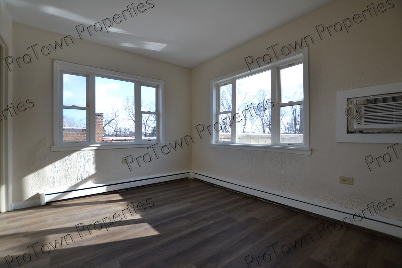 226 North Broadway Street #2 - Photo 5 of 6