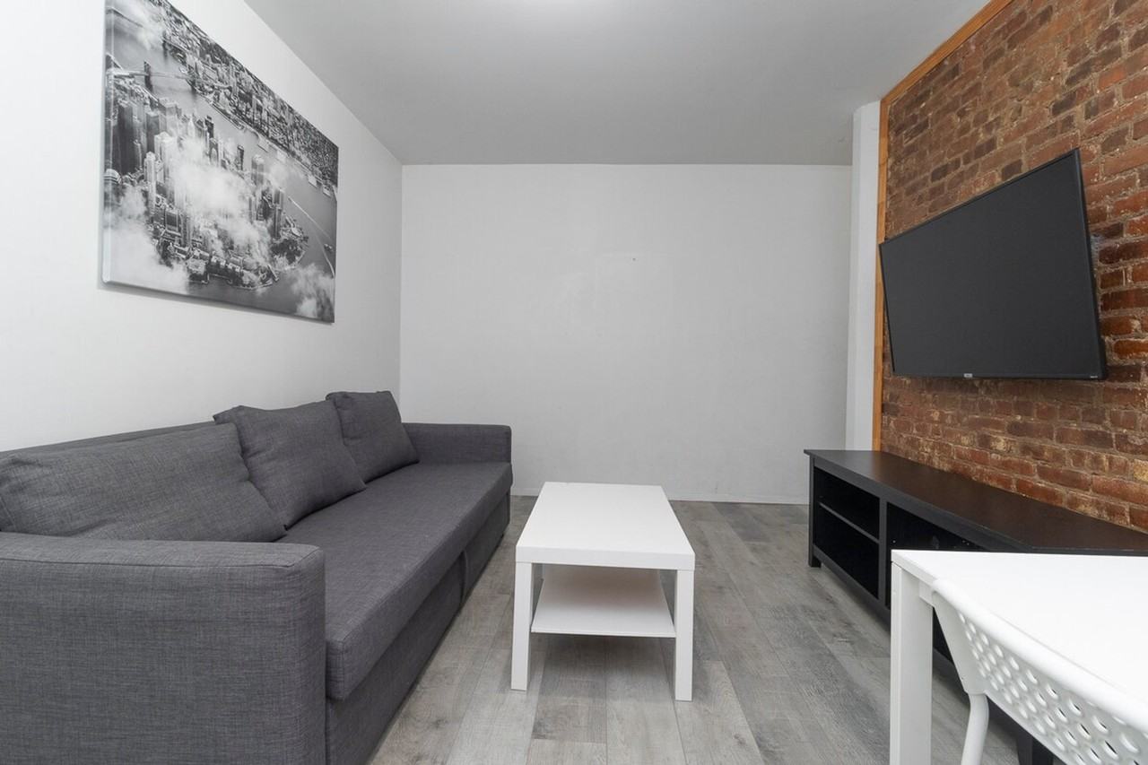 215 B East 95th Street - Photo 5 of 34