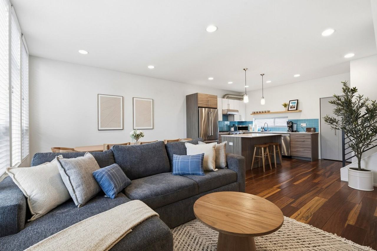 1464 Nw 70th St #1438304P - Photo 2 of 29