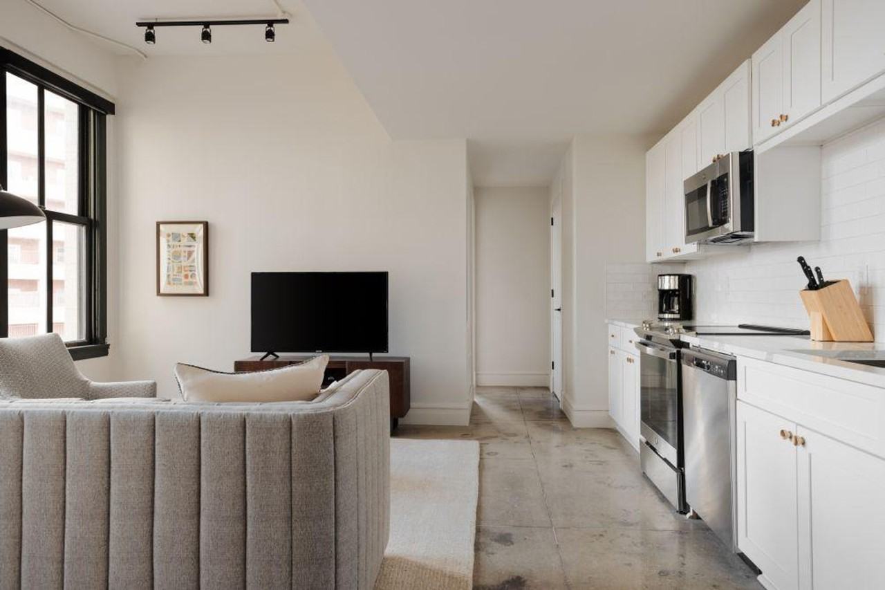 505 E Travis St #1267116P - Photo 4 of 19