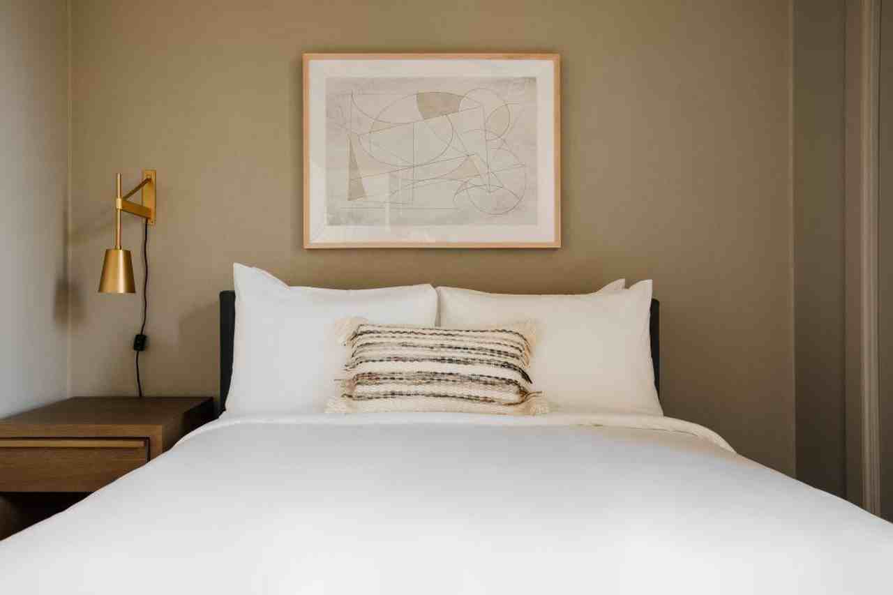 505 E Travis St #1267116P - Photo 5 of 19