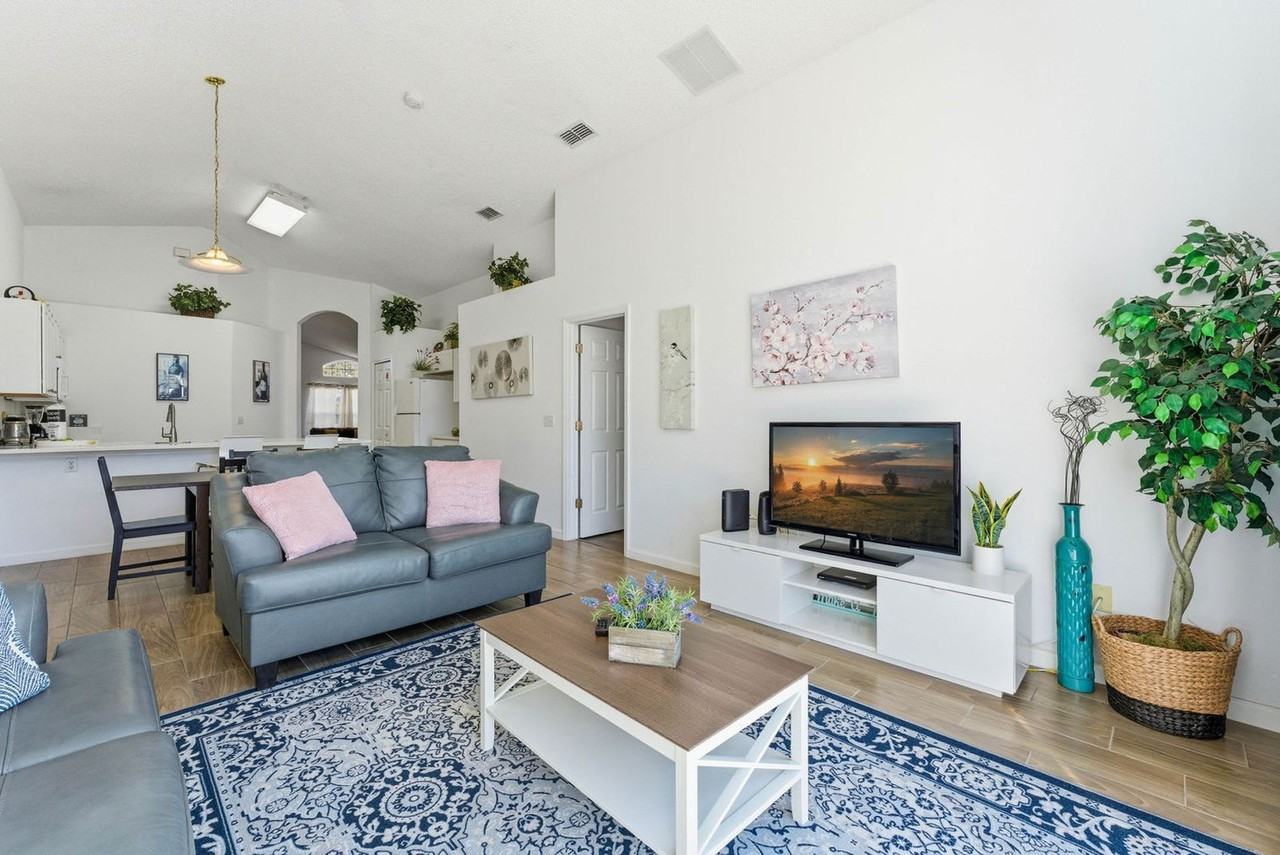 1205 Seasons Blvd #1280909P - Photo 4 of 44