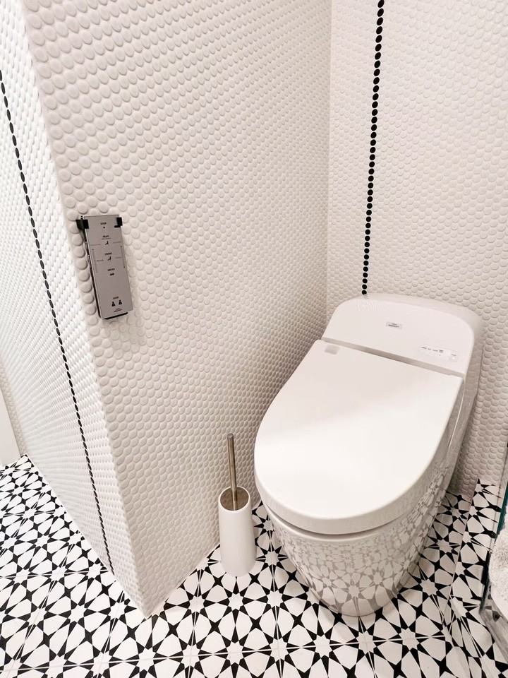 898 Veronica Springs Rd #1353165P - Photo 2 of 11