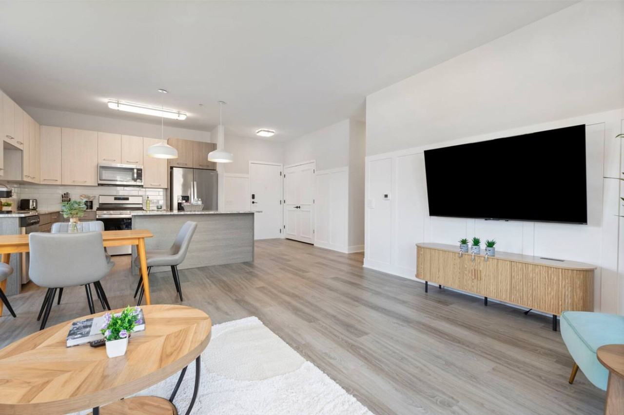 28294 Ferry Rd #1366984P - Photo 4 of 50