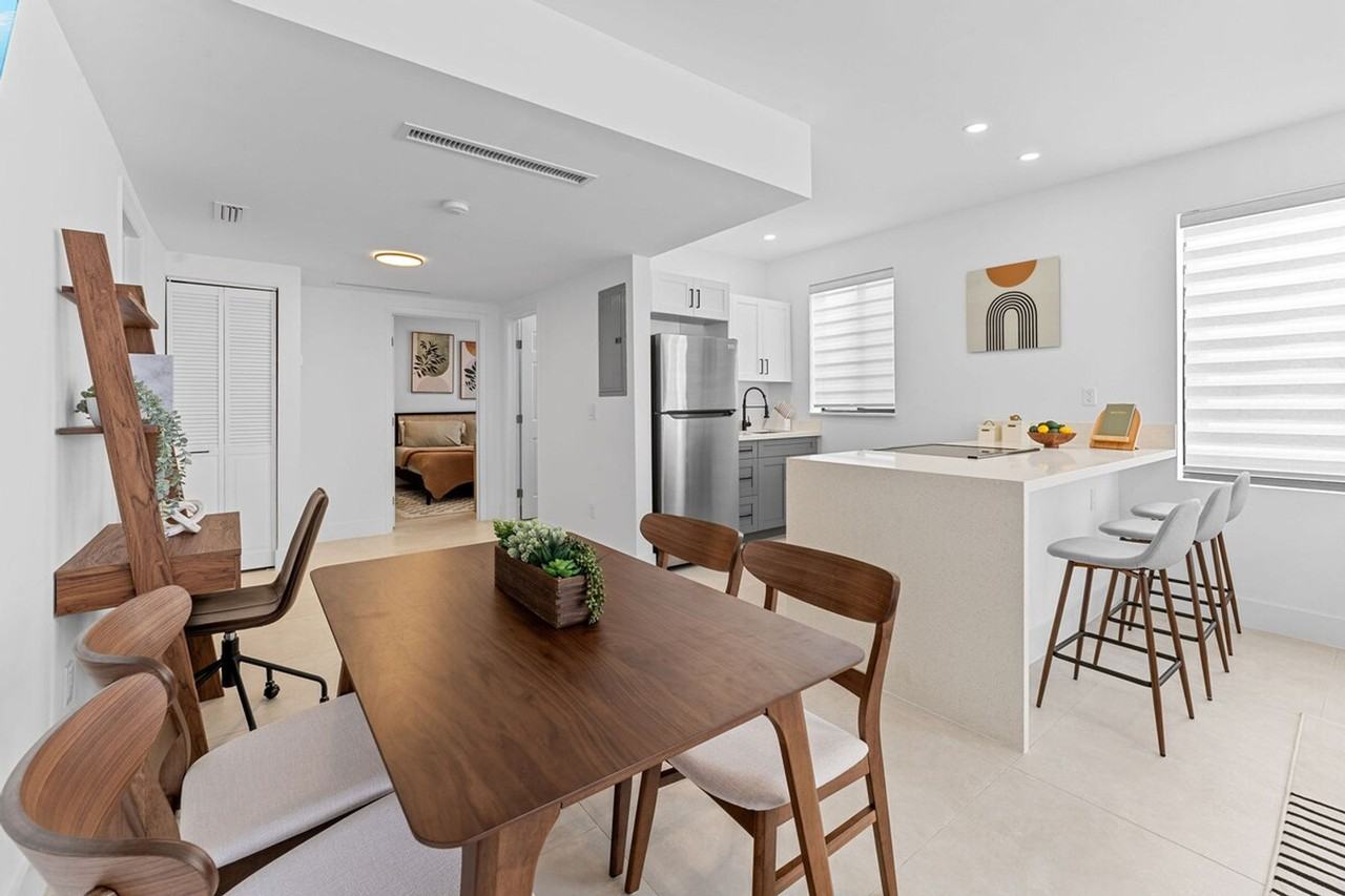 302 Sw 12th Ave #1388874P - Photo 5 of 17