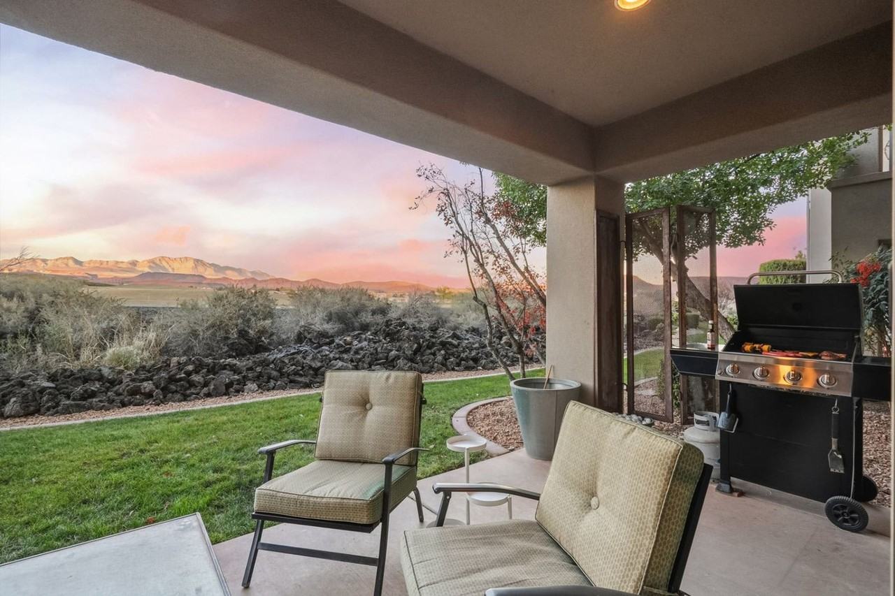 225 N Country Ln #1389634P - Photo 5 of 49