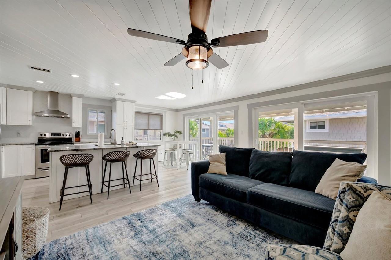 18720 Gulf Blvd #1406269P - Photo 2 of 18