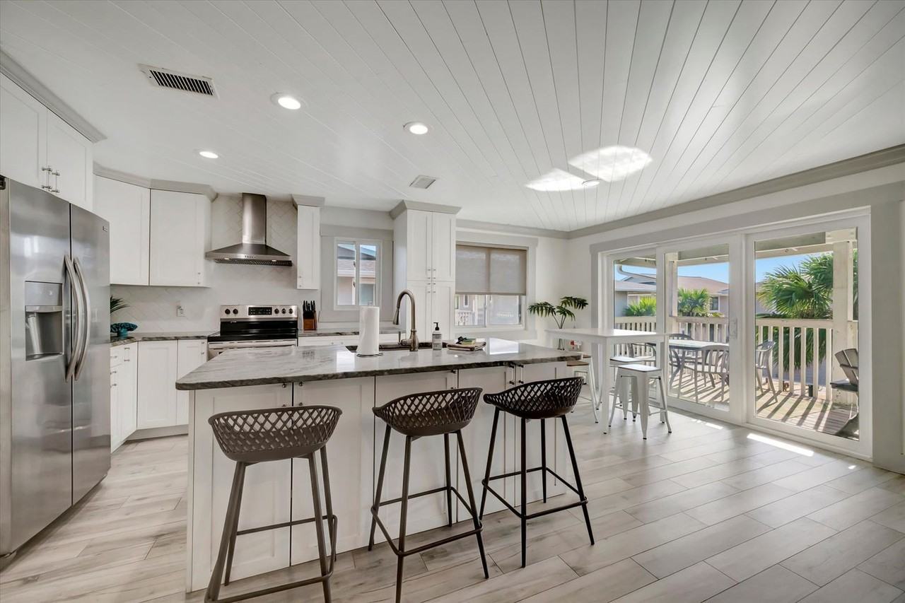 18720 Gulf Blvd #1406269P - Photo 5 of 18