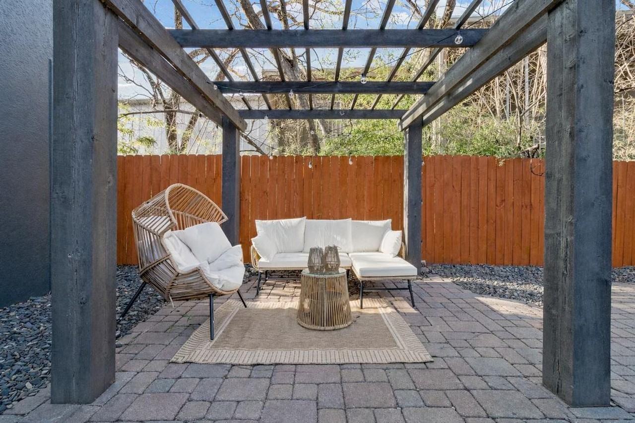 708 S 1st St #1422350P - Photo 6 of 38