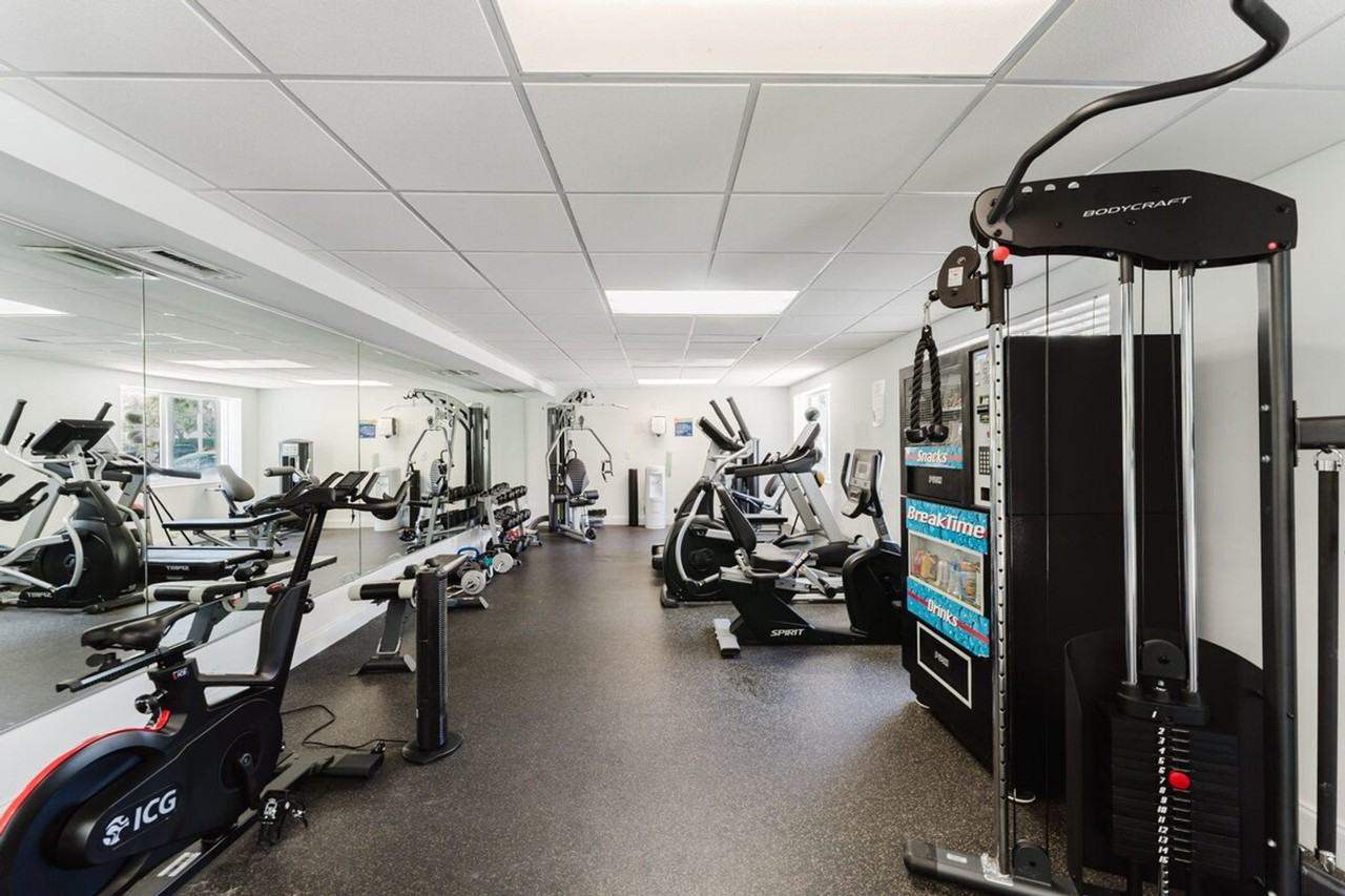 1035 Spanish River Rd #1424297P - Photo 5 of 43