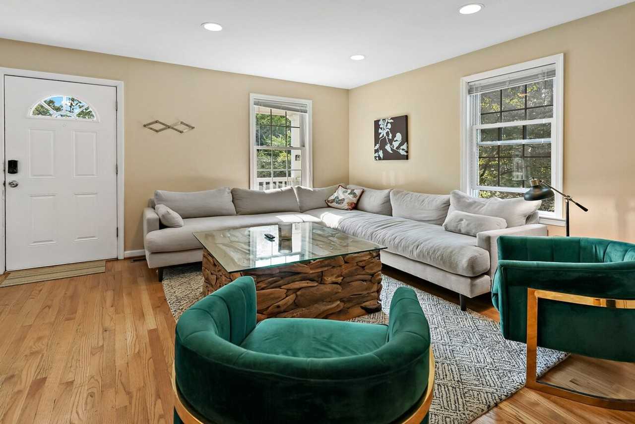 9 S Walter Reed Dr #1395349P - Photo 3 of 37